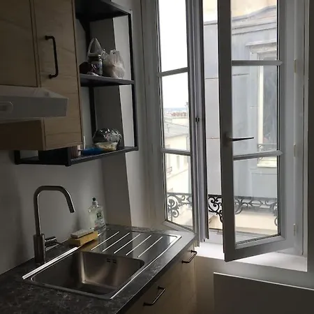 Super Parisien Xviiie * Párizs